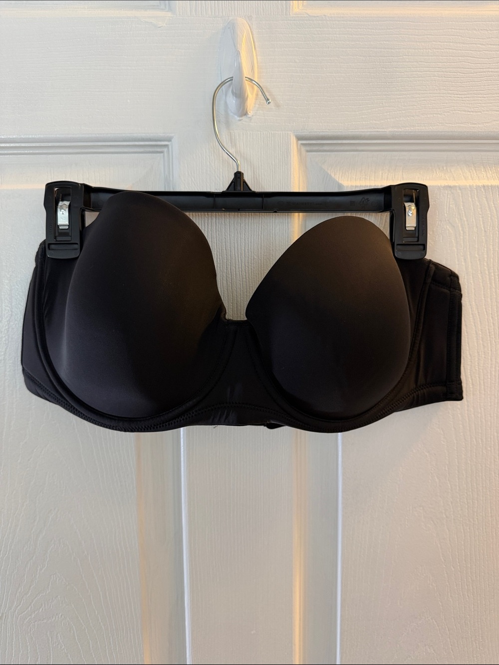 Strapless Black Molded Push-Up Bra with Smooth Cups